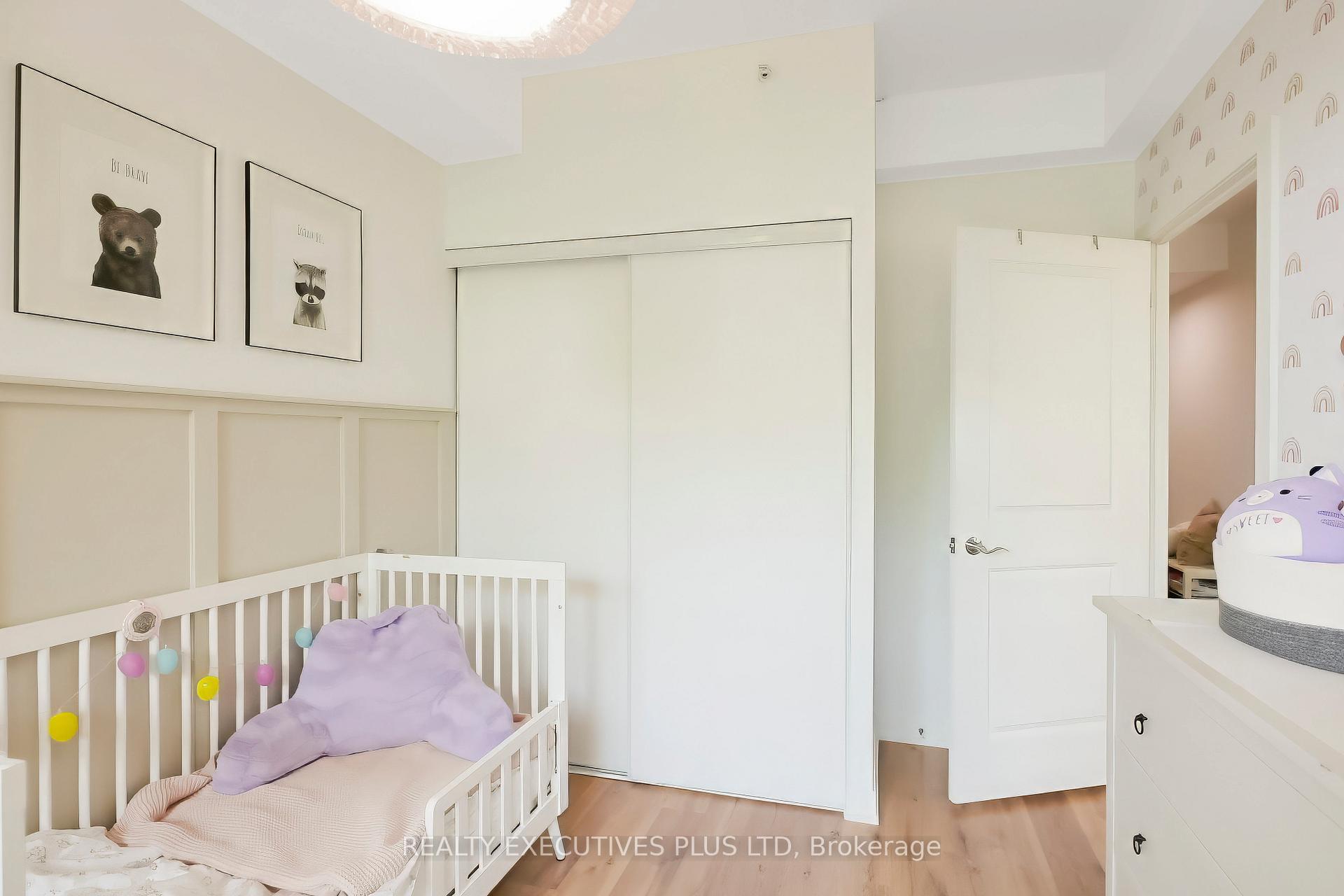3 Bedrooms Condo at 8 Fieldway, Toronto For sale