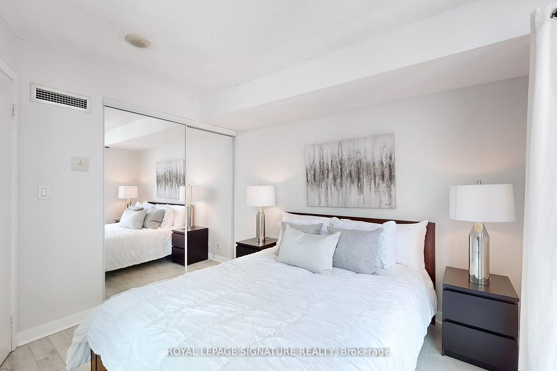 2 Bedrooms Condo at 600 Fleet, Toronto For sale