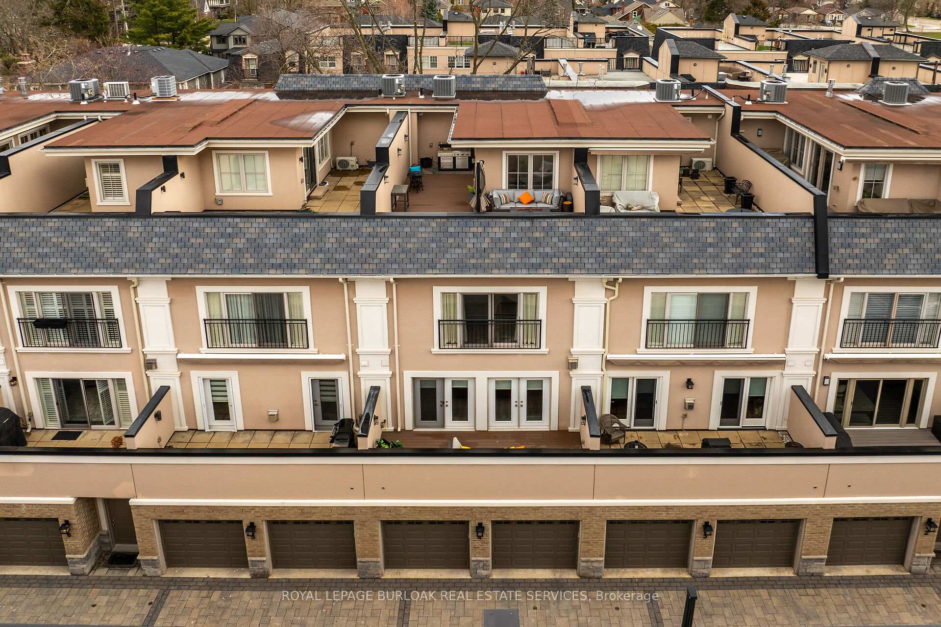 3 Bedrooms Condo at 509 Elizabeth,  Burlington For sale