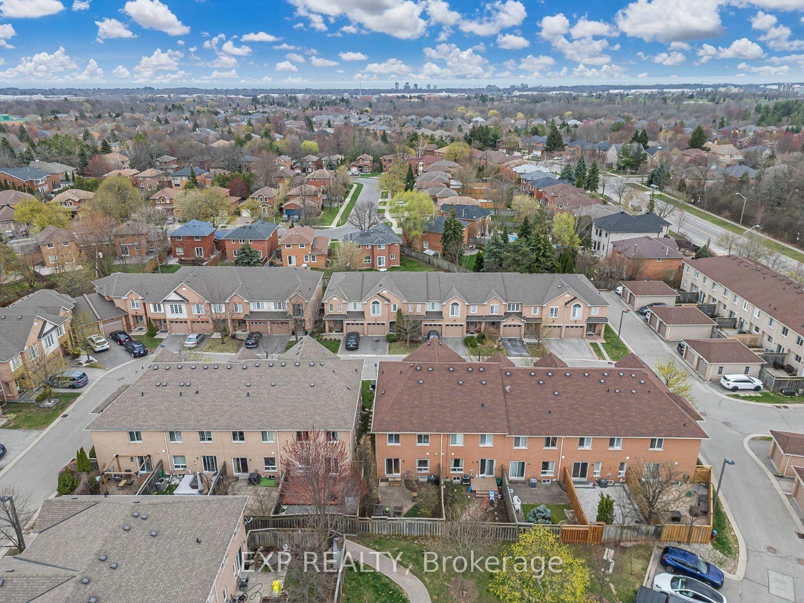 3 Bedrooms Condo at 1489 Heritage, Oakville For sale