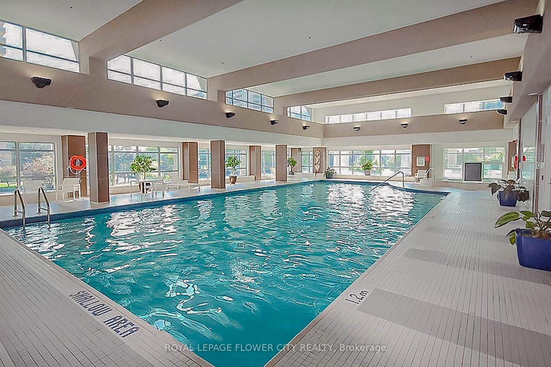 2 Bedrooms Condo at 1 Elm,  Mississauga For sale