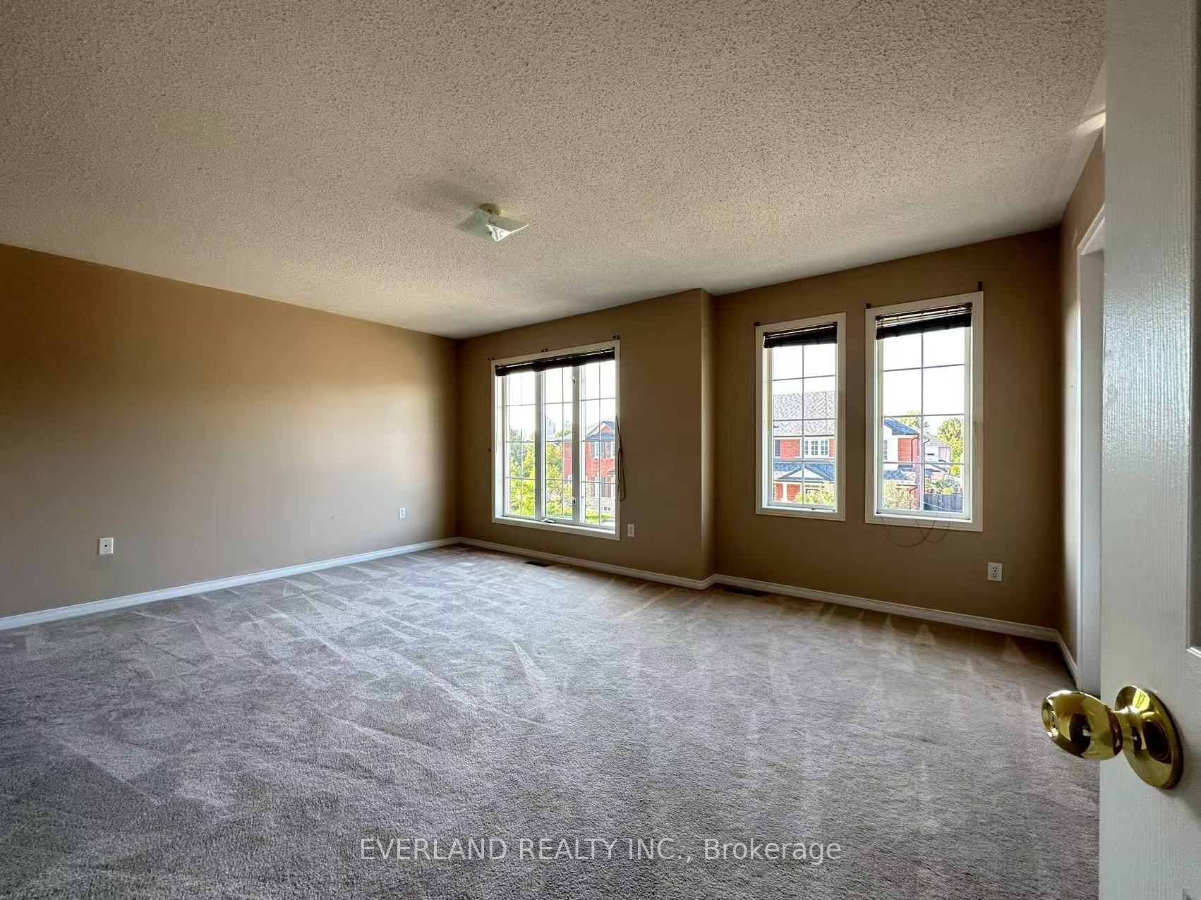 7 Bassett Avenue