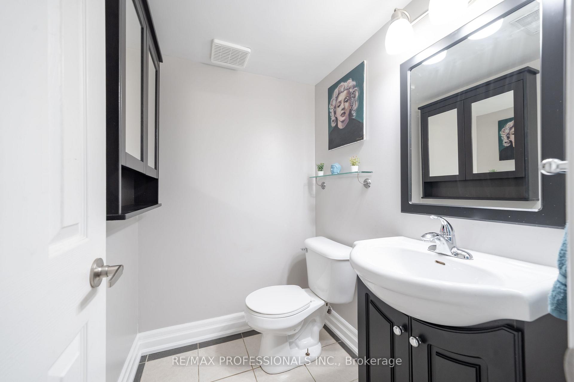2 Bedrooms Condo at 3480 Upper Middle, Burlington For sale
