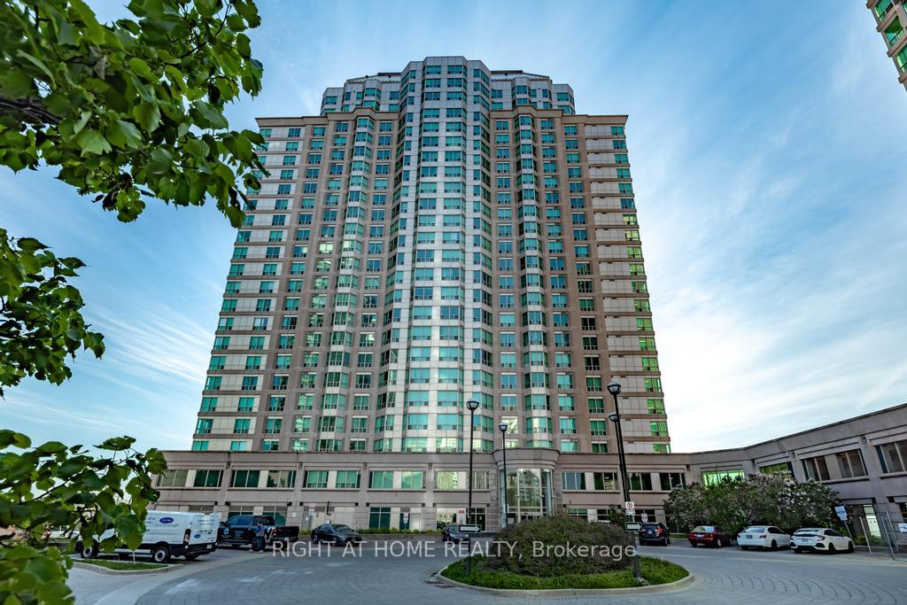 2 Bedrooms Condo at 11 Lee Centre, Toronto For sale