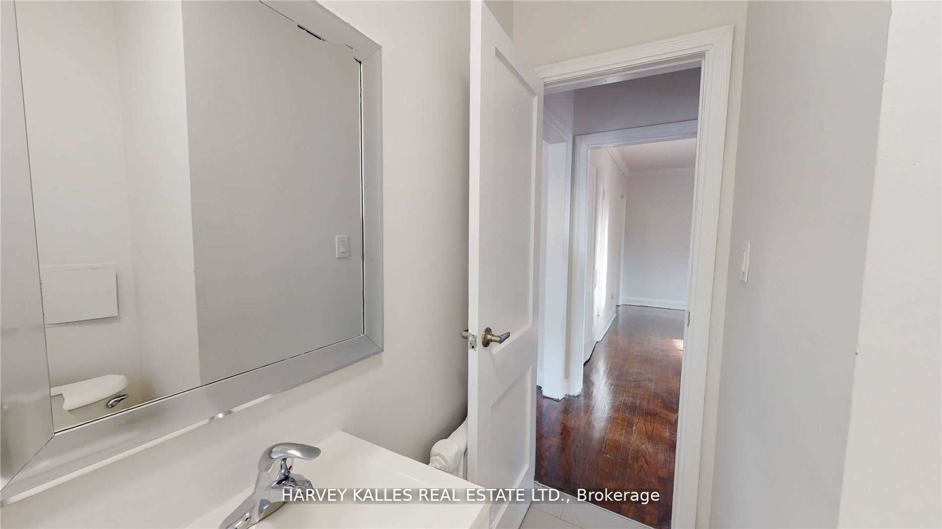 320 Lonsdale Road 8