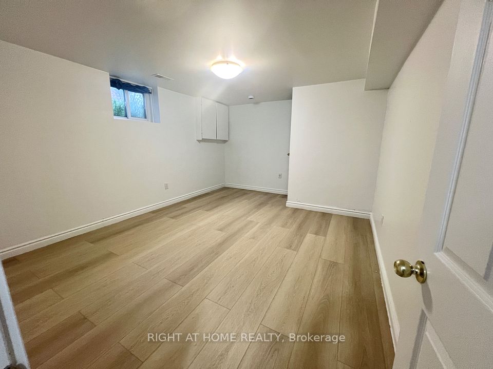 979 Danforth Road, Toronto, ON M1K 1J3
