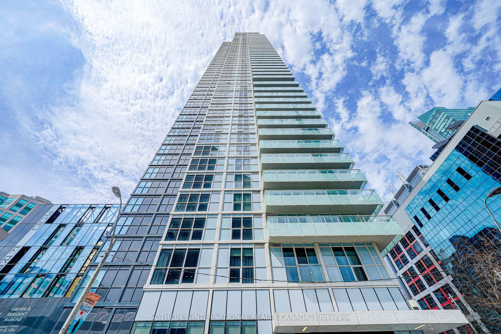 2 Bedrooms Condo at 300 Front, Toronto For sale