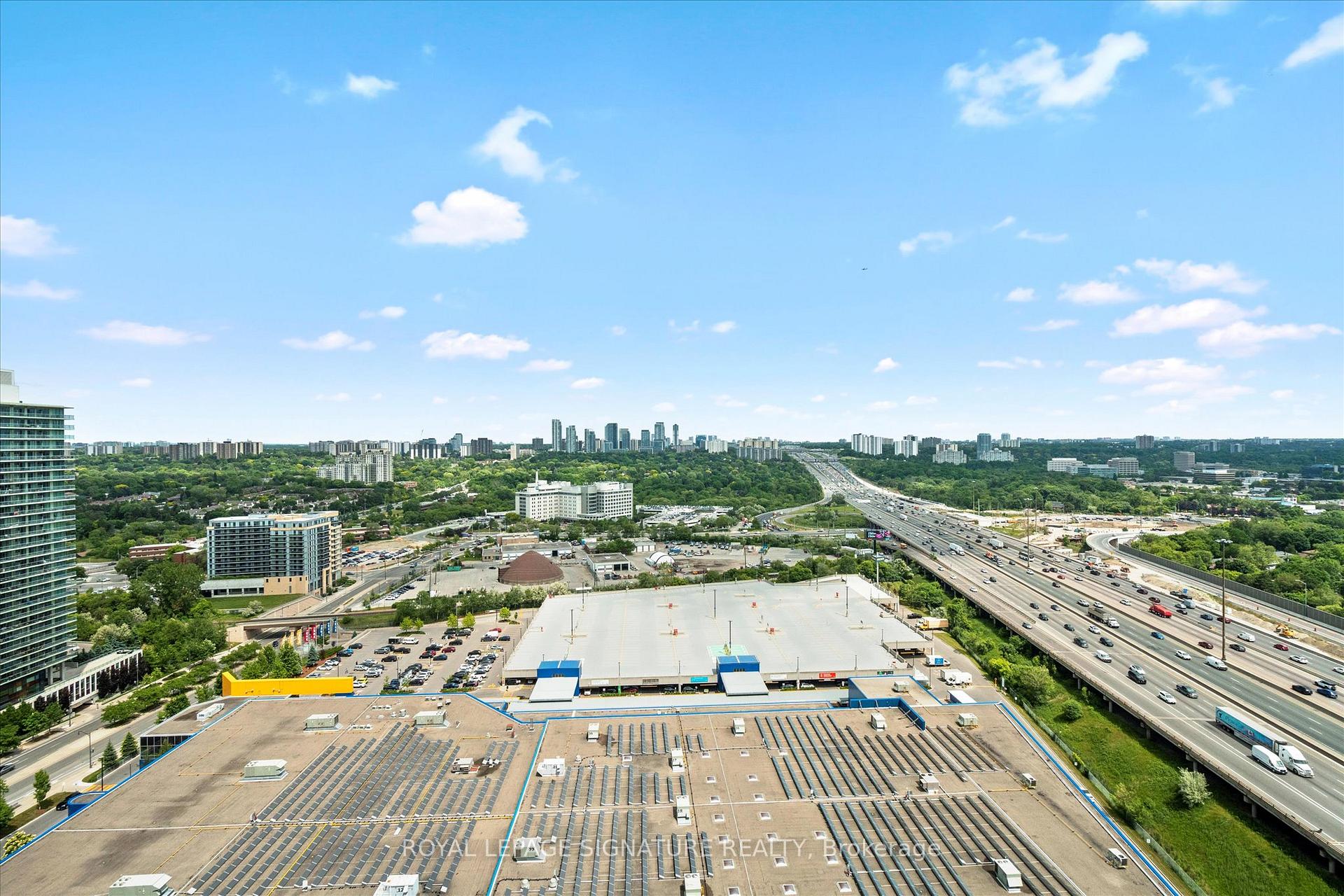 2 Bedrooms Condo at 117 McMahon, Toronto For sale