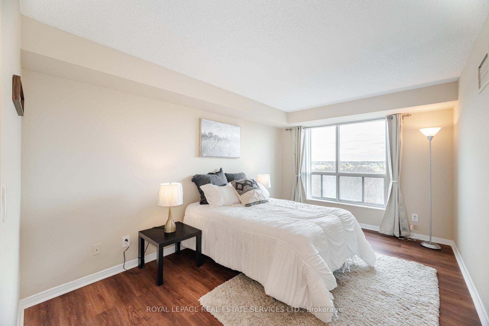 2 Bedrooms Condo at 2585 Erin Centre,  Mississauga For sale