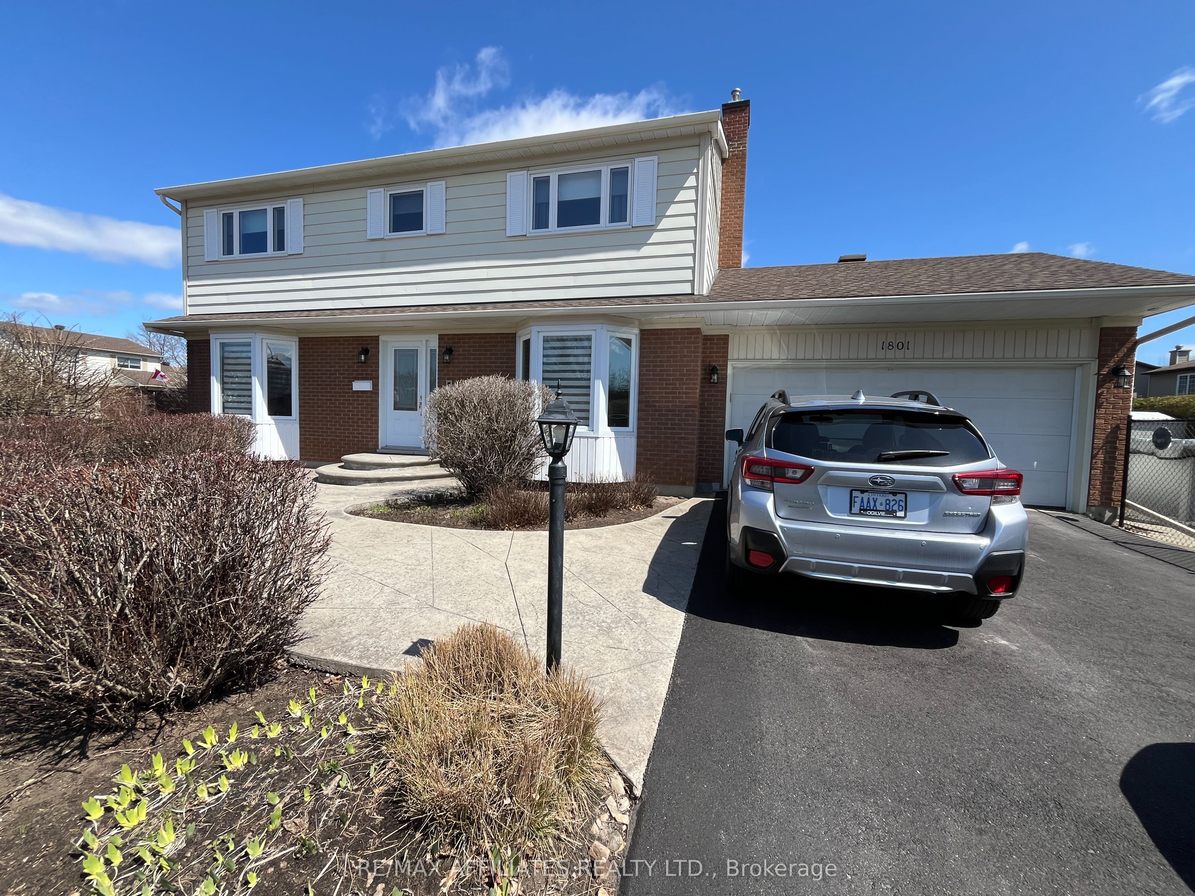 1801 Simard Drive, OrleansConventGlenandArea, ON K1C 2P9