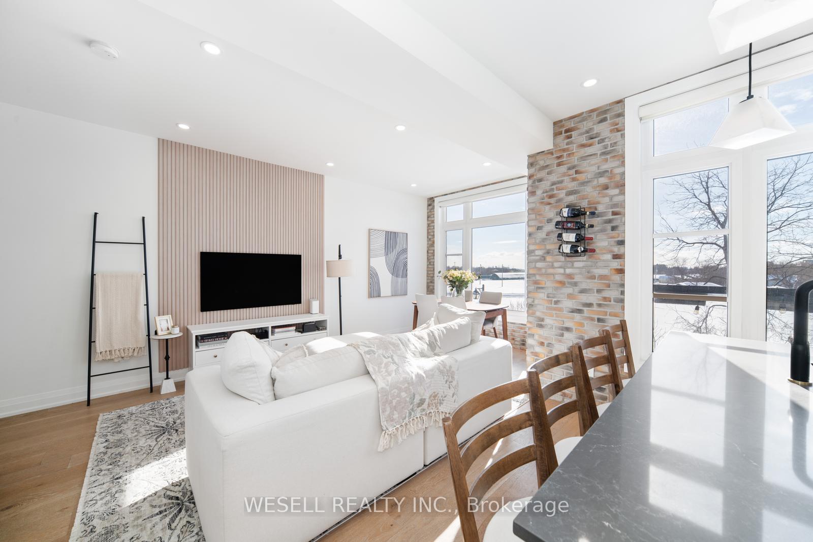 2 Bedrooms Condo at 8167 Kipling,  Vaughan For sale