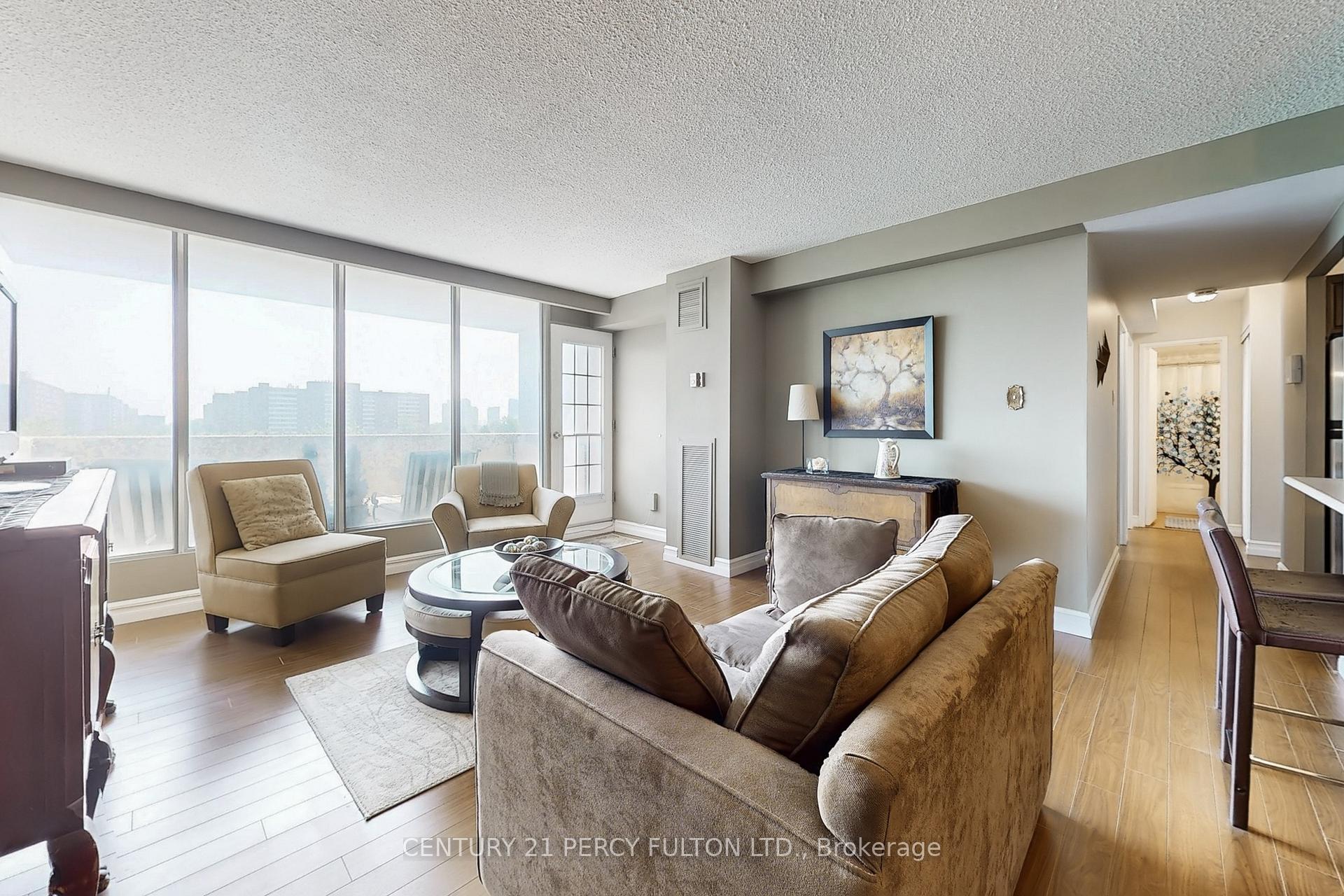 2 Bedrooms Condo at 40 Bay Mills, Toronto For sale