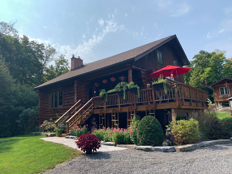 590 Deer Lake