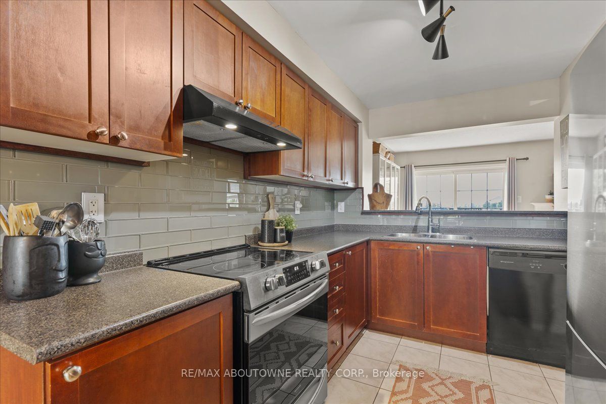 769 Shortreed Crescent