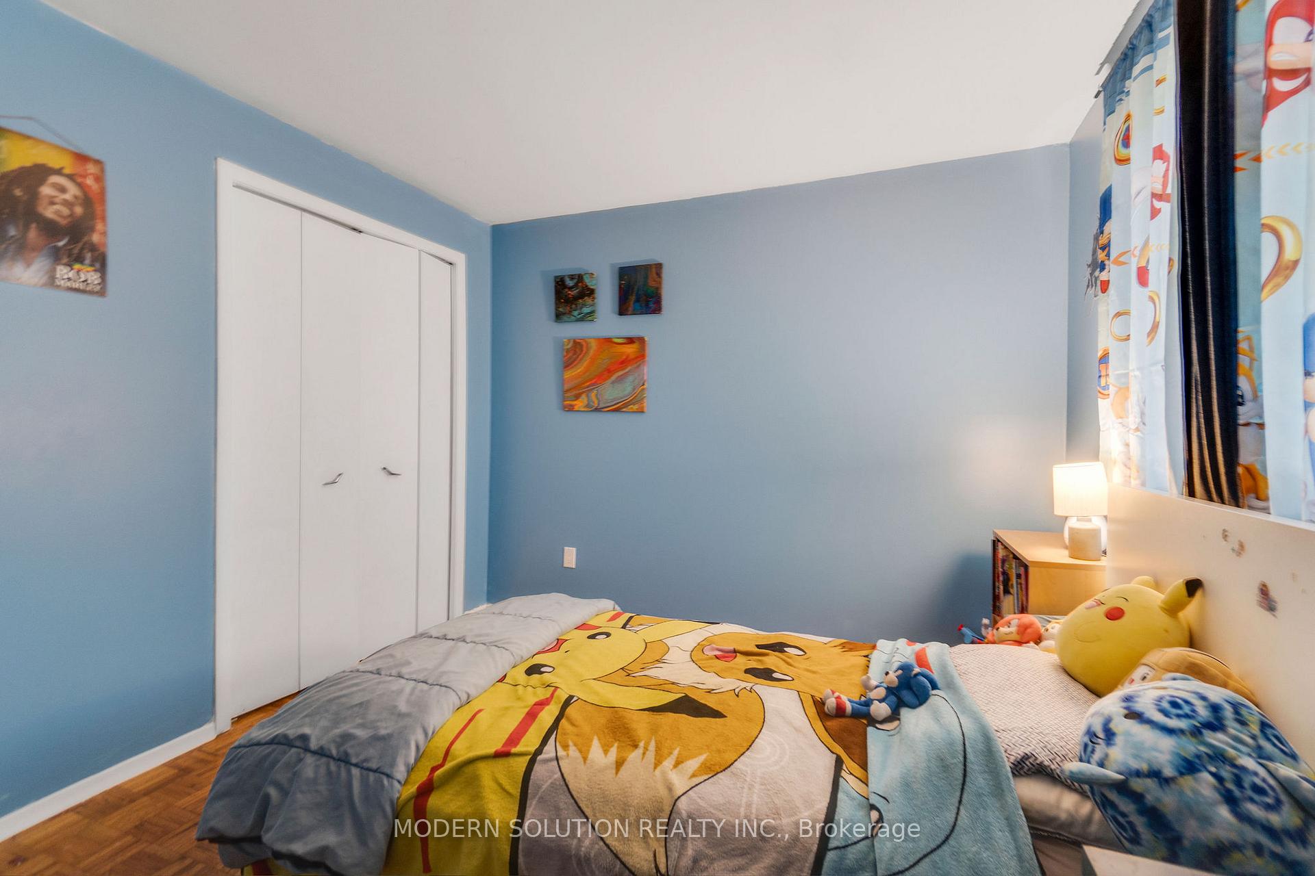 3 Bedrooms Condo at 341 Military, Toronto For sale