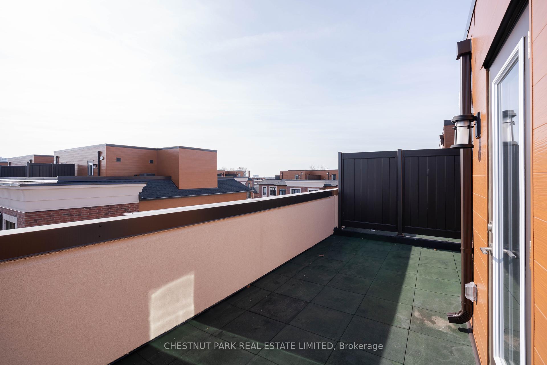 2 Bedrooms Condo at 4045 Hickory, Mississauga For sale