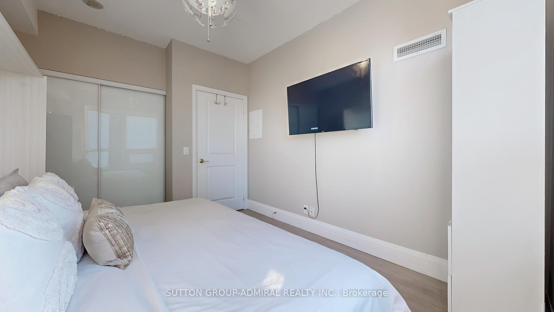 1 Bedroom Condo at 7890 Bathurst, Vaughan For sale