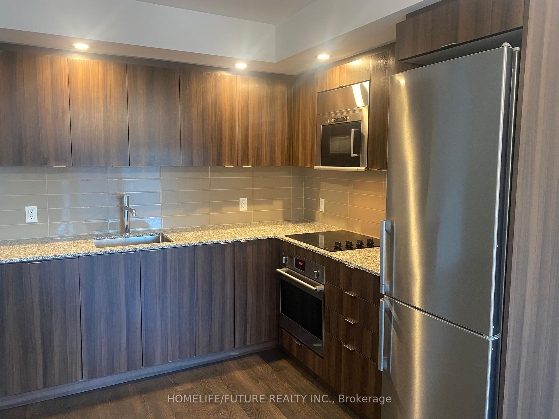 2 Bedrooms Condo at 225 Village Green, Toronto For sale