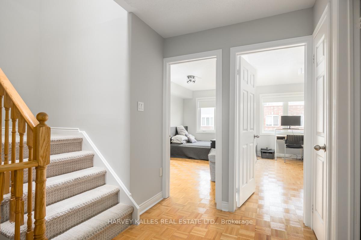 18 Clark Avenue W 64