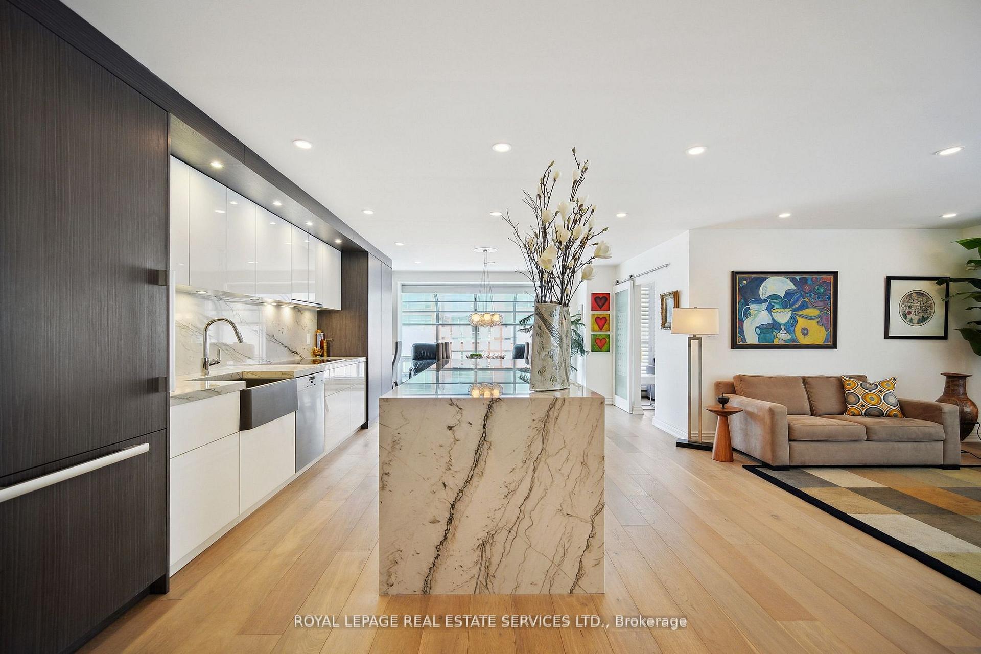2 Bedrooms Condo at 480 Queens, Toronto For sale