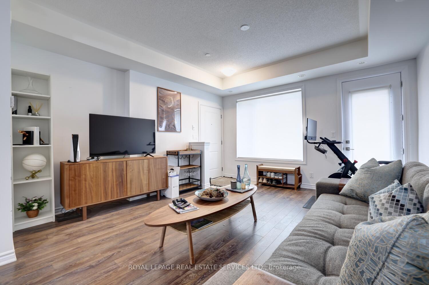 2 Bedrooms Condo at 100 Long Branch,  Toronto For sale