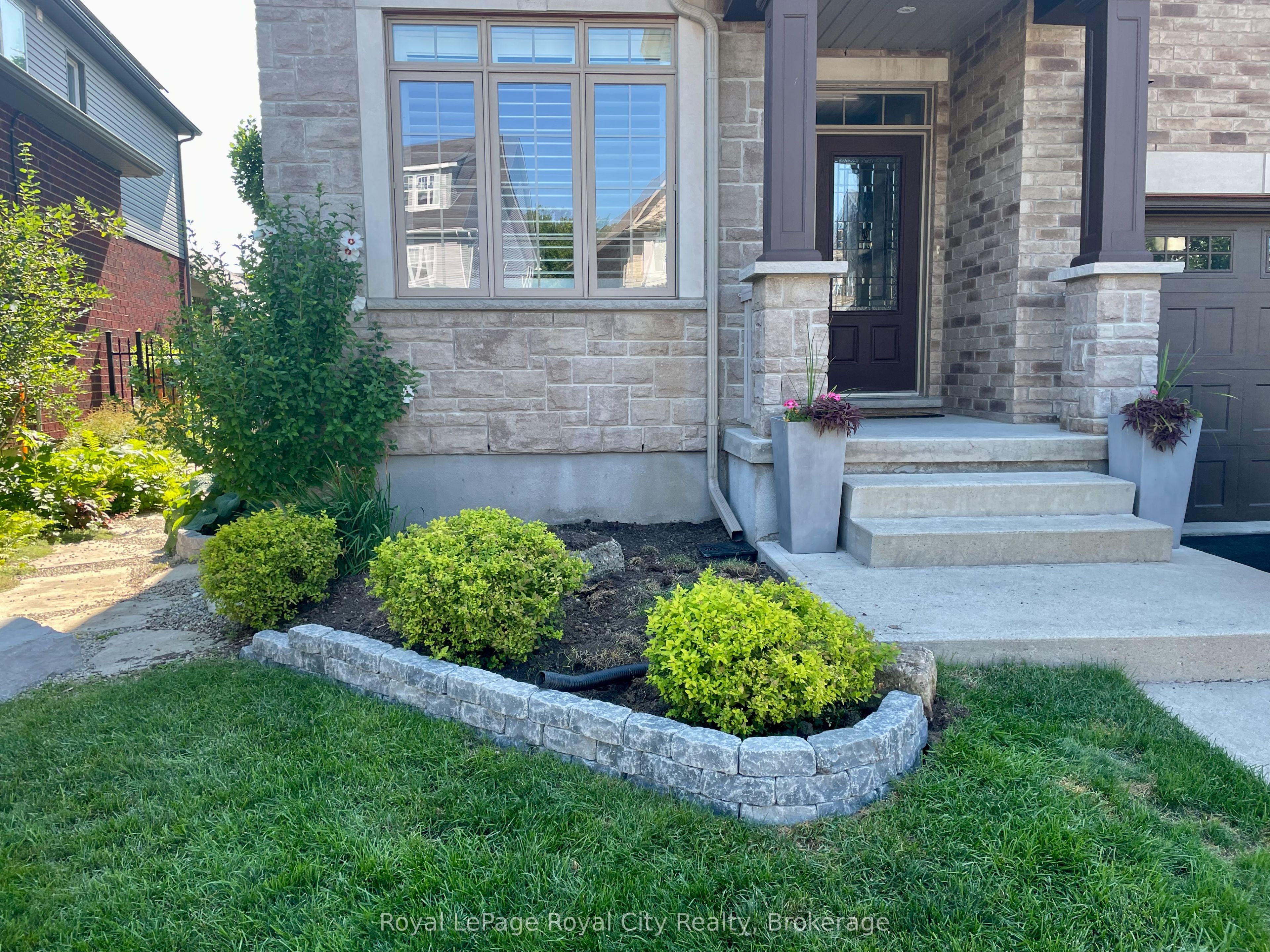 213 Tremaine Crescent