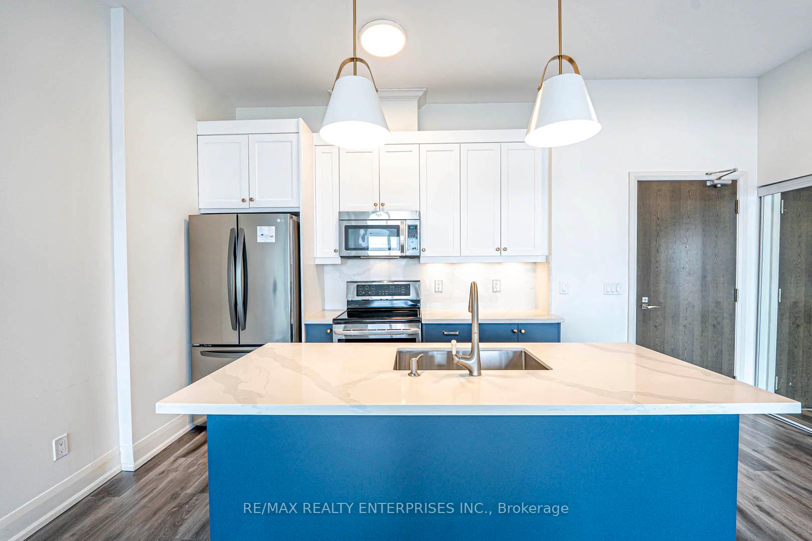 2 Bedrooms Condo at 2900 Highway 7, Vaughan For sale