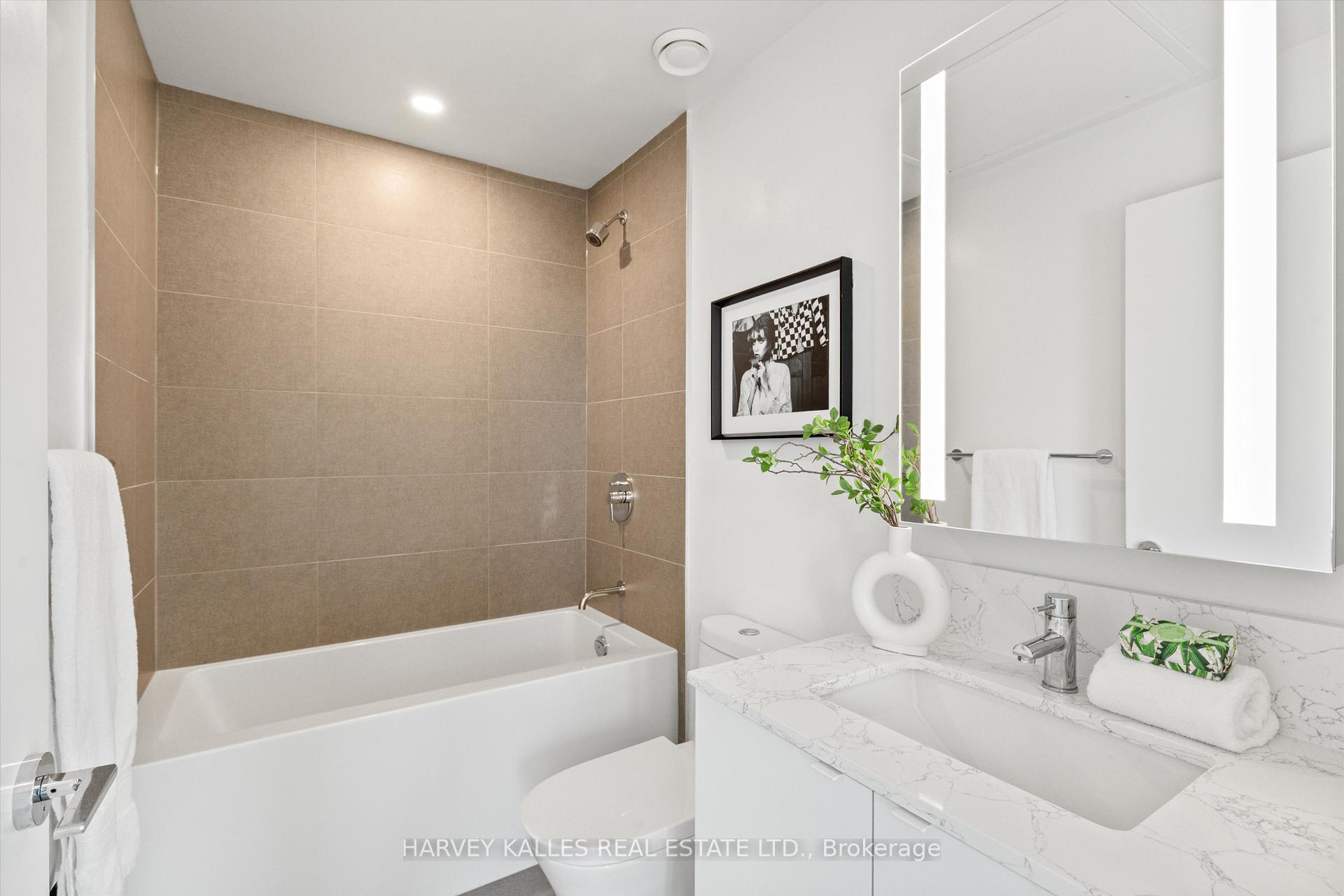 2 Bedrooms Condo at 270 Dufferin, Toronto For sale