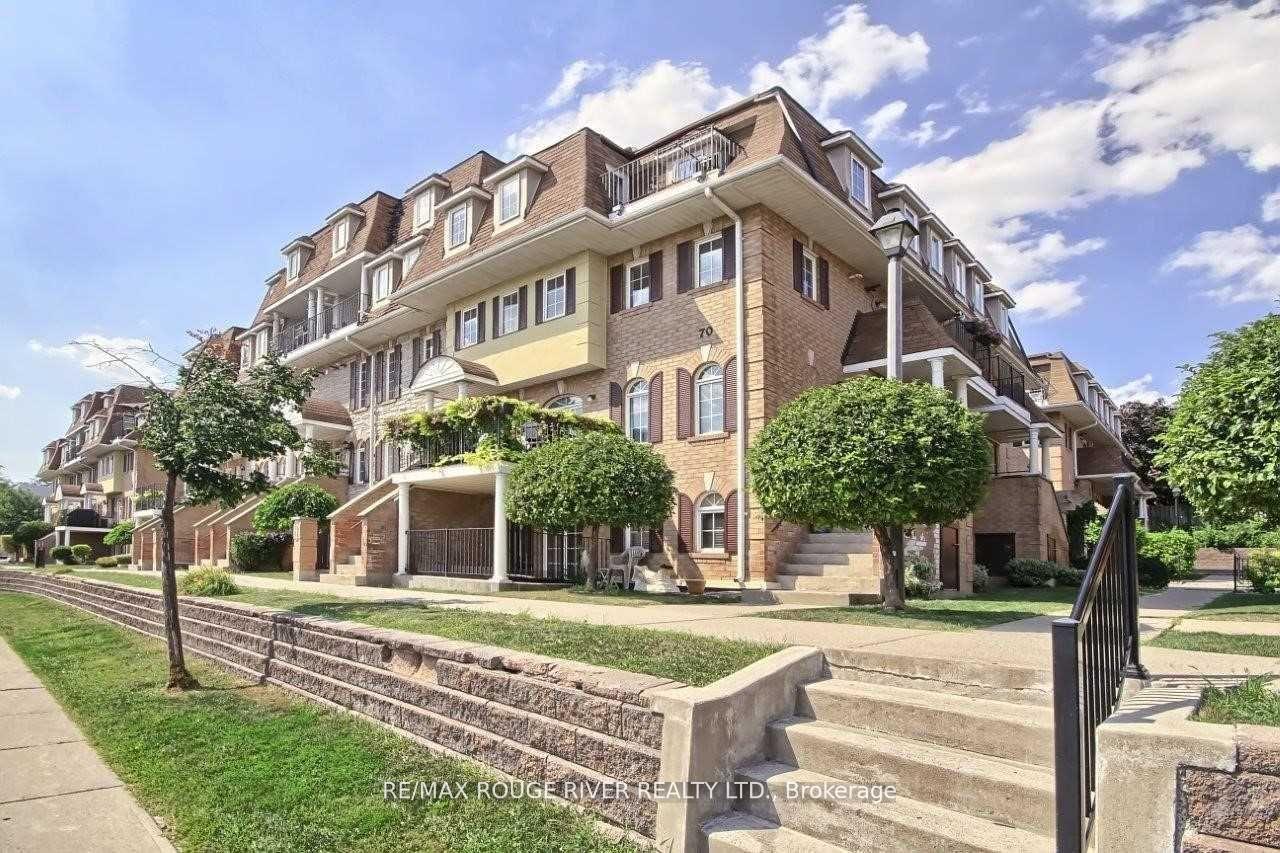 3 Bedrooms Condo at 70 Sidney Belsey, Toronto For sale
