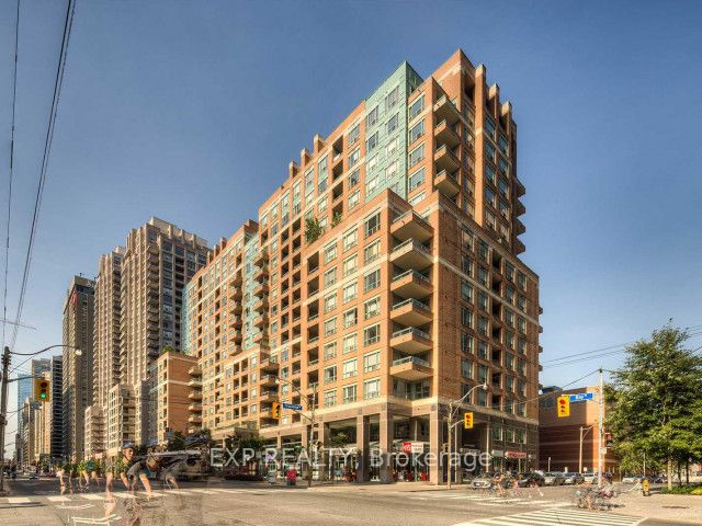 887 Bay Street
