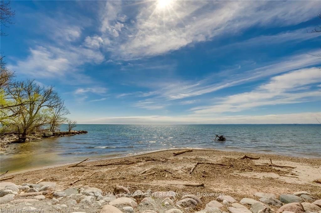 4306 Lakeshore Road