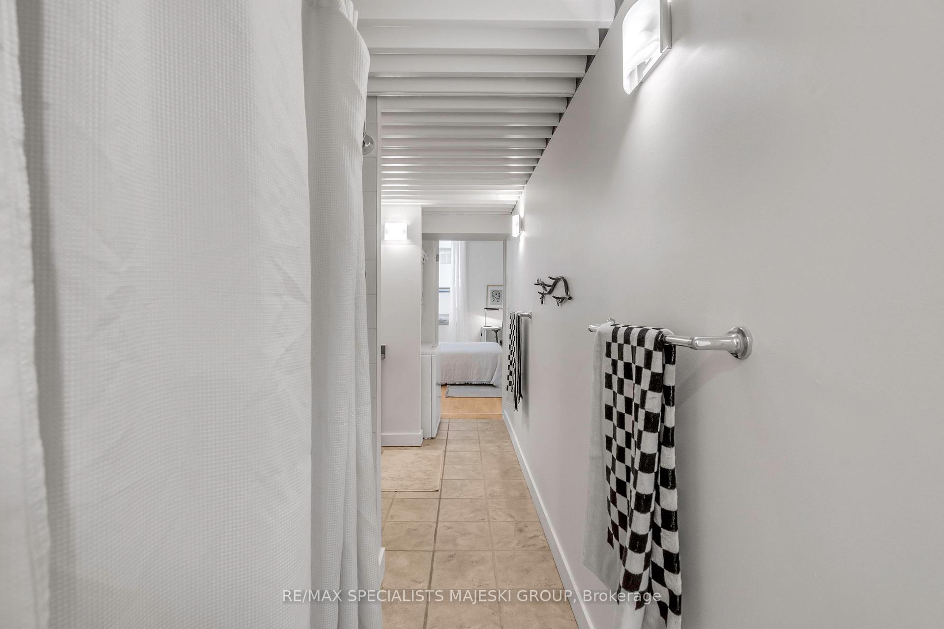 3 Bedrooms Condo at 21 Nassau,  Toronto For sale