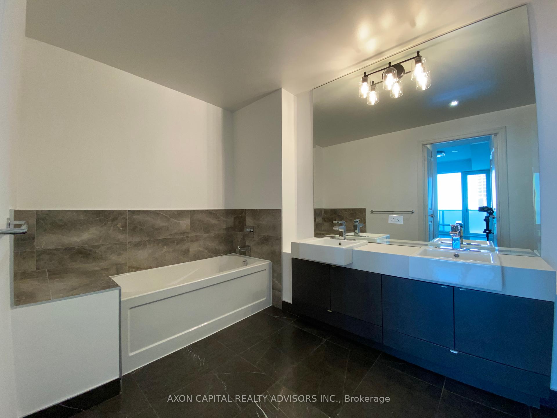3 Bedrooms Condo at 8 The Esplanade, Toronto For sale
