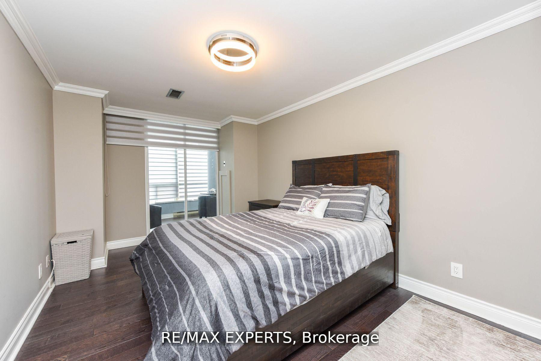 3 Bedrooms Condo at 4460 Tucana, Mississauga For sale