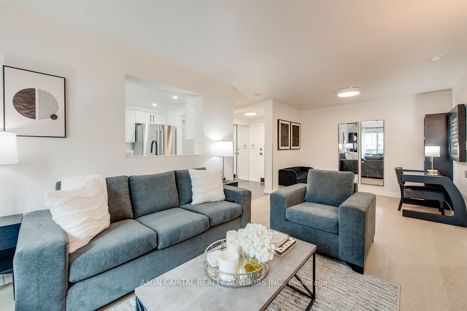 168 Simcoe