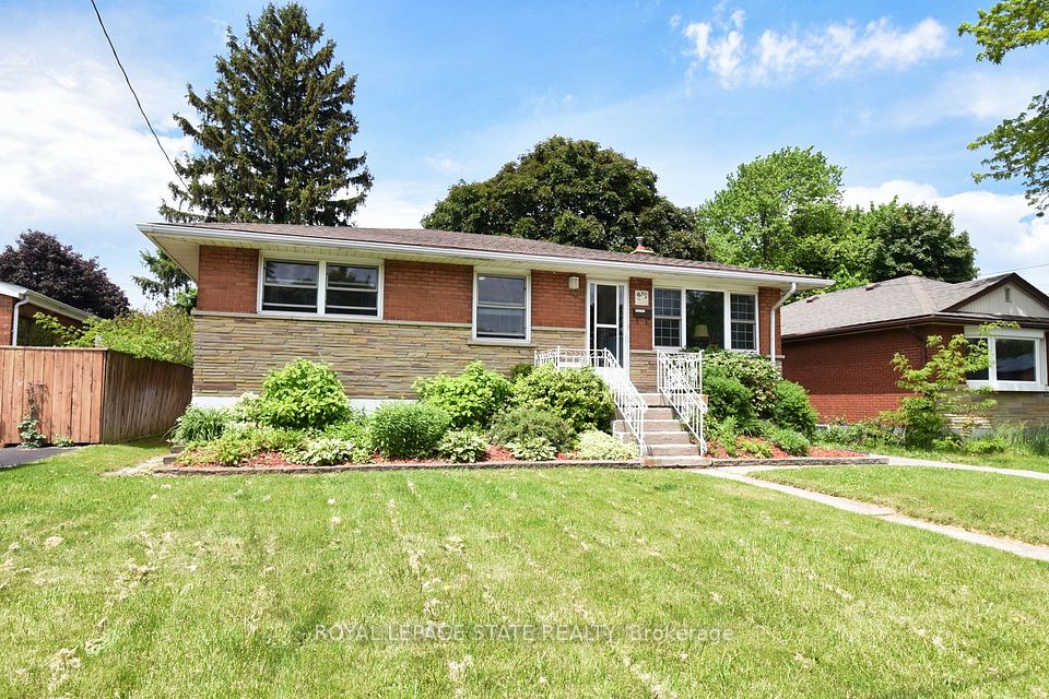 60 Toby Crescent, Hamilton, ON L8T 2N8