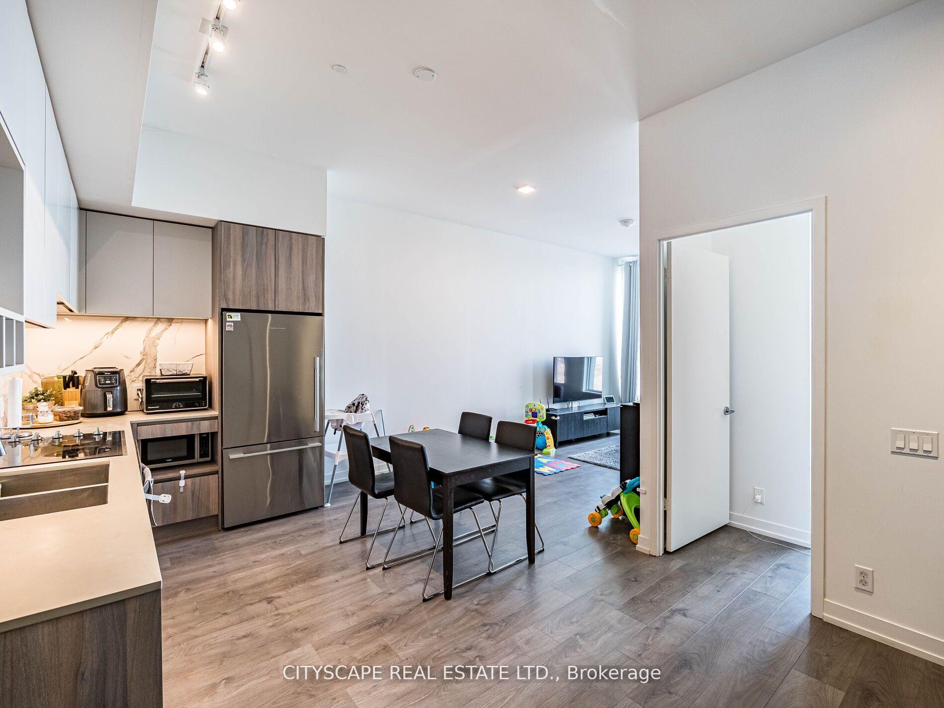 4 Bedrooms Condo at 9 Buttermill, Vaughan For sale