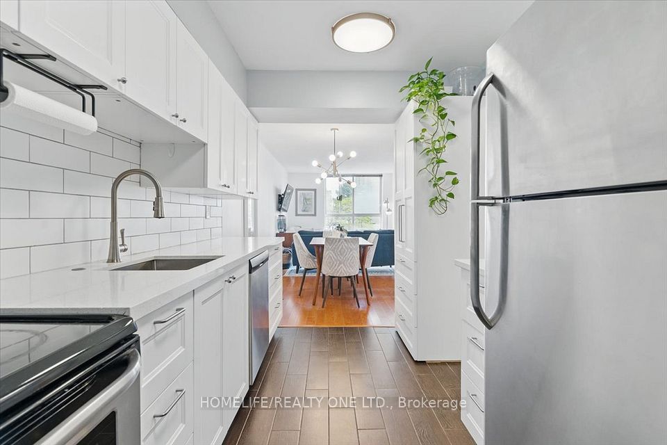 1485 Lakeshore