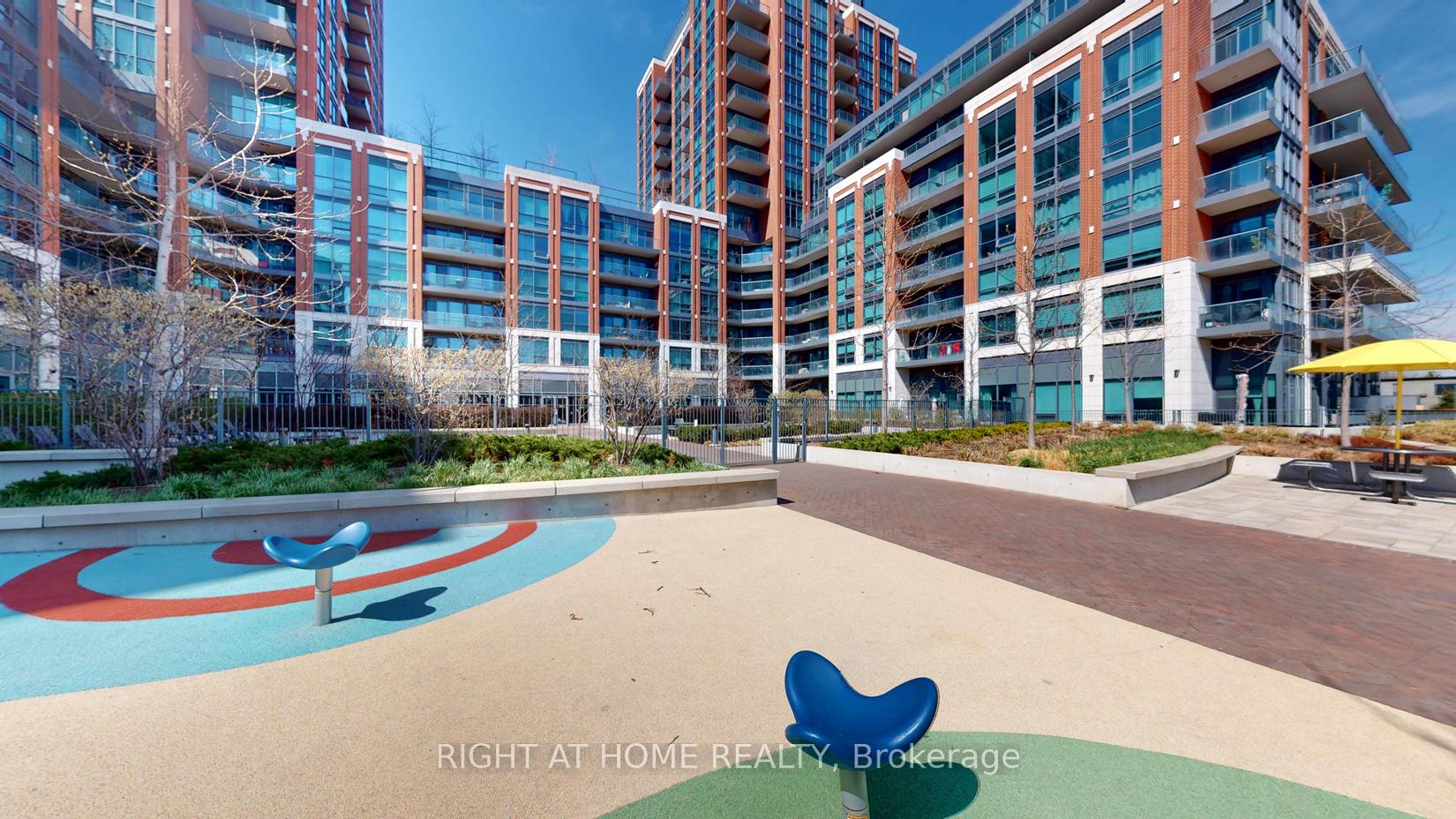 1 Bedroom Condo at 31 Tippet,  Toronto For sale