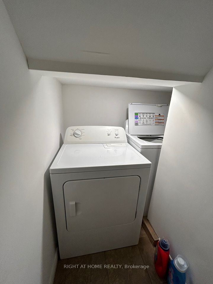https://trreb-image.ampre.ca/v3lFlHoWEg39yk_0K30WHeIcdaAz-PIwjhy9JBq7WwI/rs:fit:960:960/wm:.5:so:0:50:.4/wmsh:10/wmt:PHNwYW4gZm9yZWdyb3VuZD0nd2hpdGUnIGZvbnQ9JzY4Jz5SSUdIVCBBVCBIT01FIFJFQUxUWSwgQnJva2VyYWdlPC9zcGFuPg/L3RycmViL2xpc3RpbmdzLzQwLzk0LzQ0LzQ1L3AvODRmNWQxNDYtODc3YS00ZTNhLTkyZjYtOWFmYWE0OGU3NTEwLmpwZw.jpg