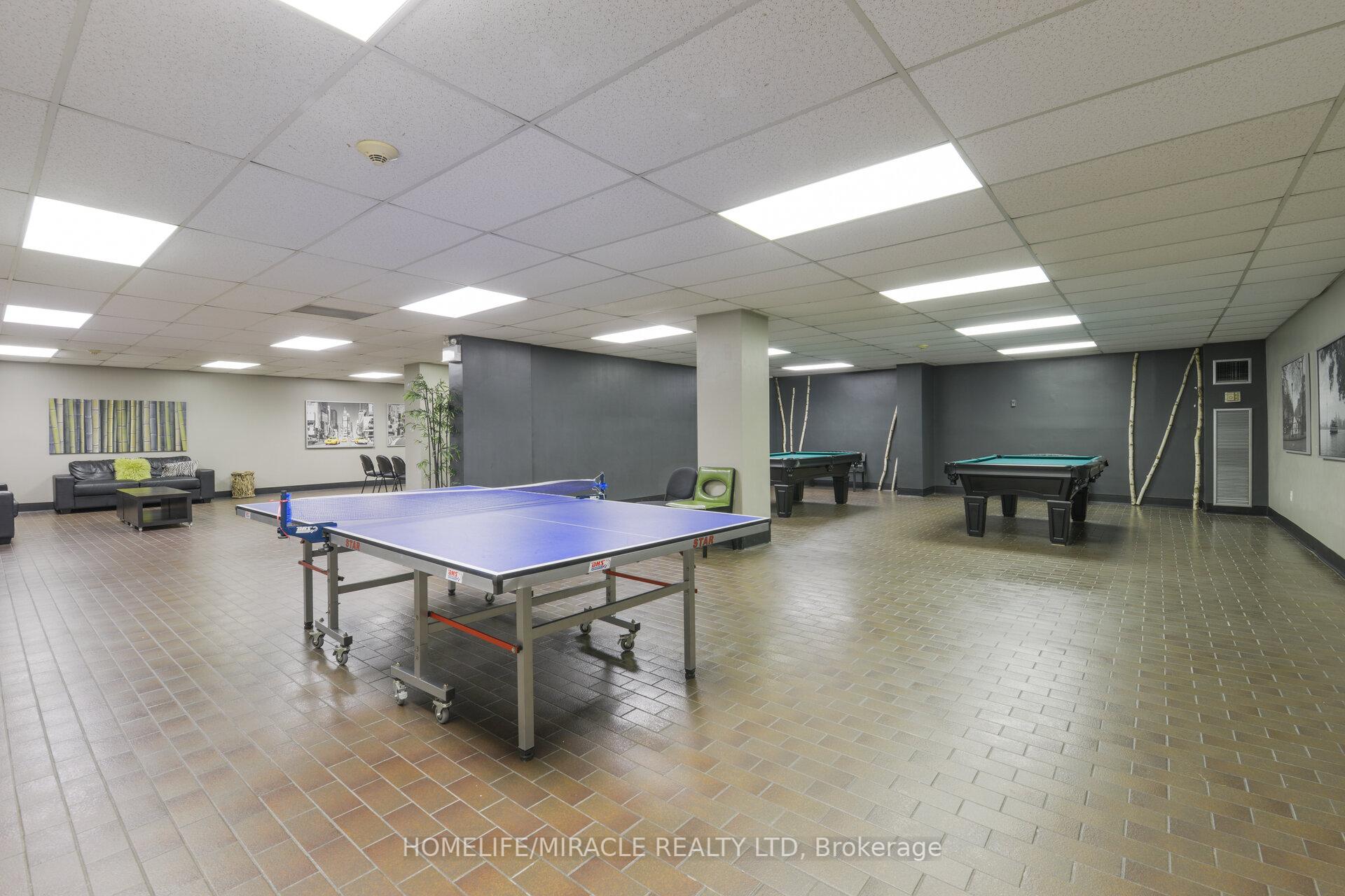 3 Bedrooms Condo at 1320 Mississauga valley, Mississauga For sale