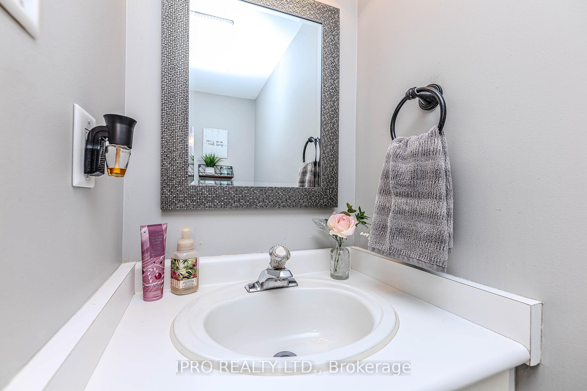 3 Bedrooms Condo at 78 Tania, Vaughan For sale