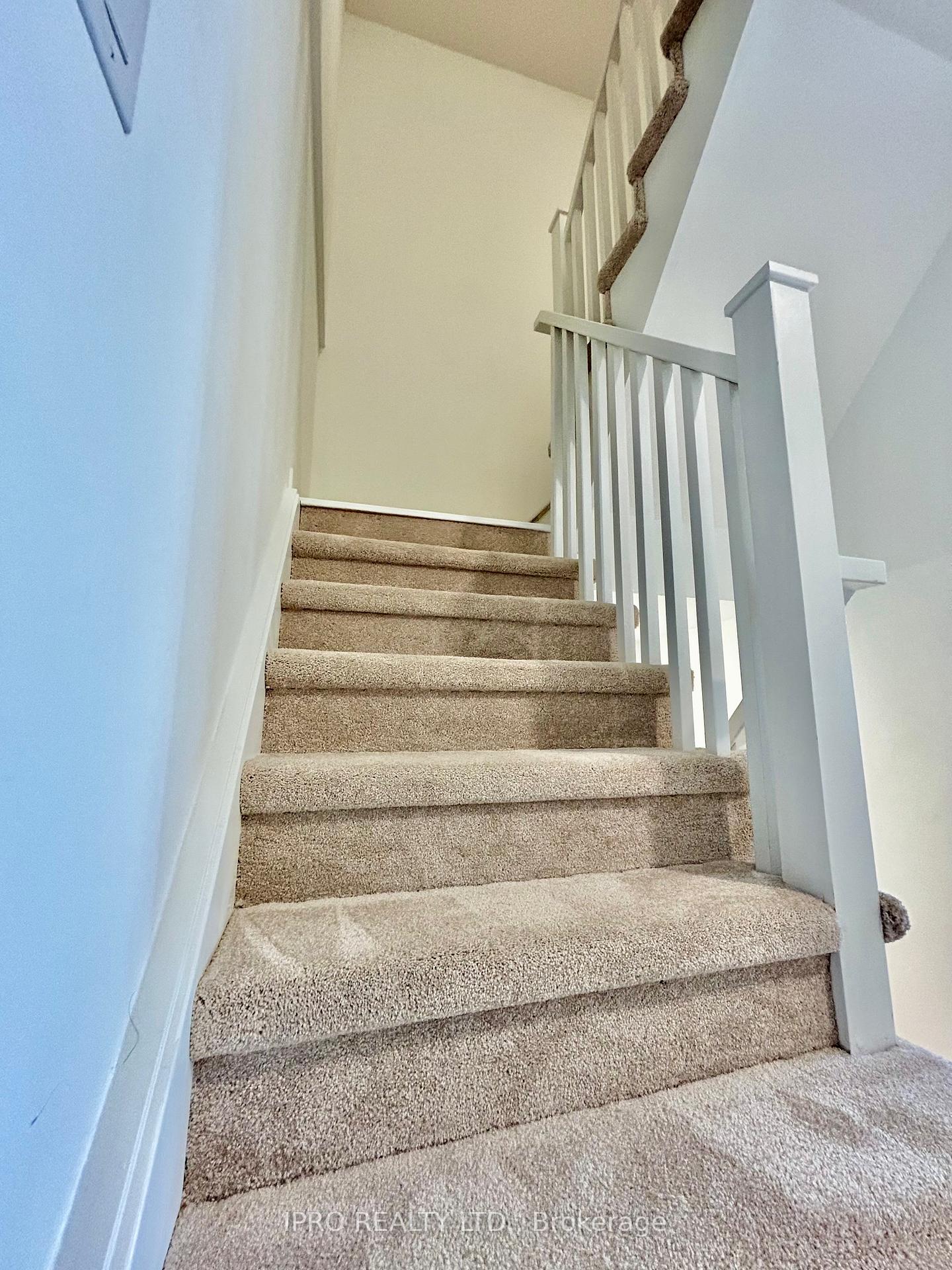 3 Bedrooms Condo at 1095 Cooke, Burlington For sale