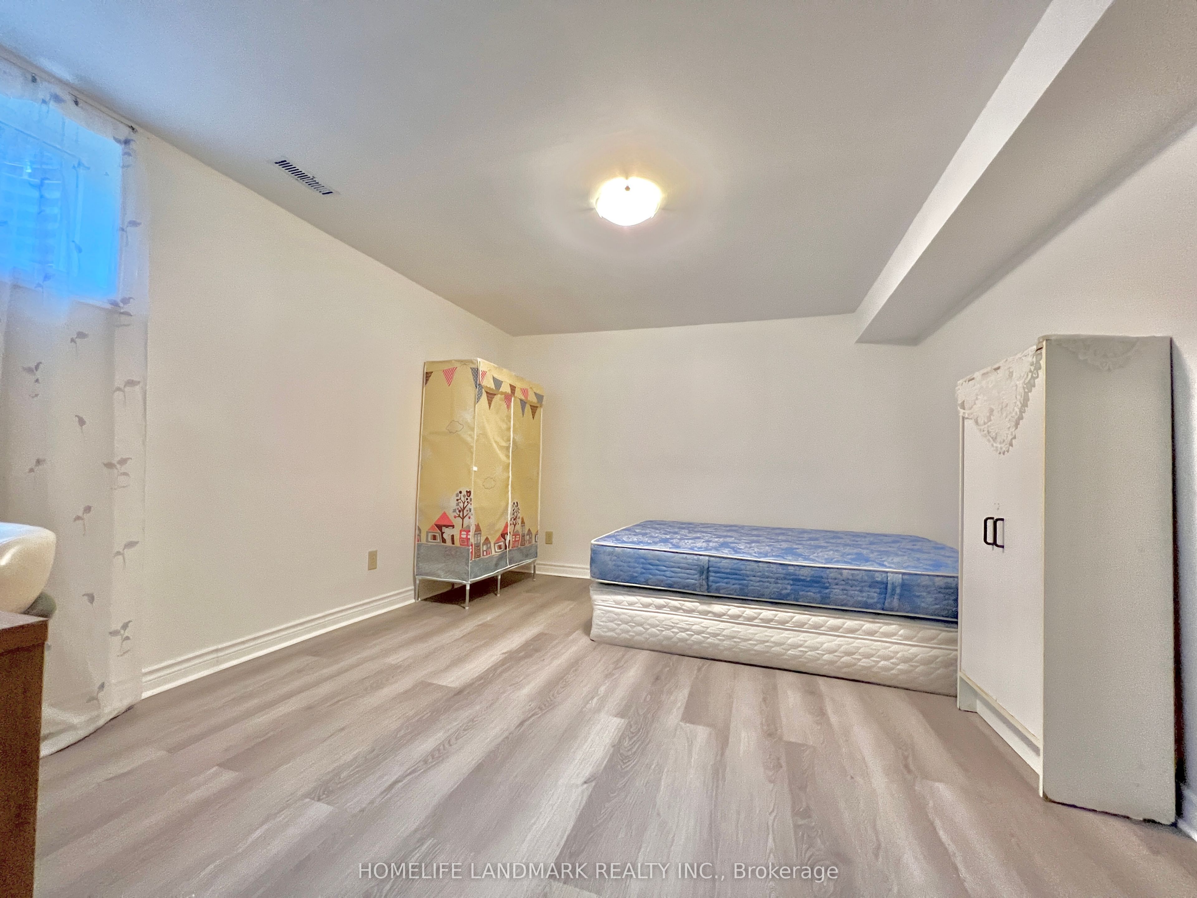 35 Sandyhook Square