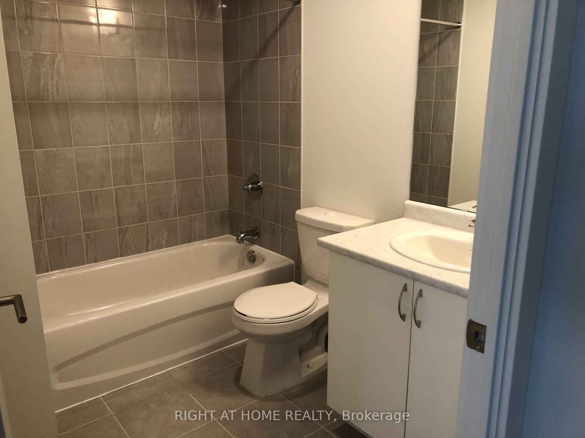 10 Wilby Crescent, #1801-S