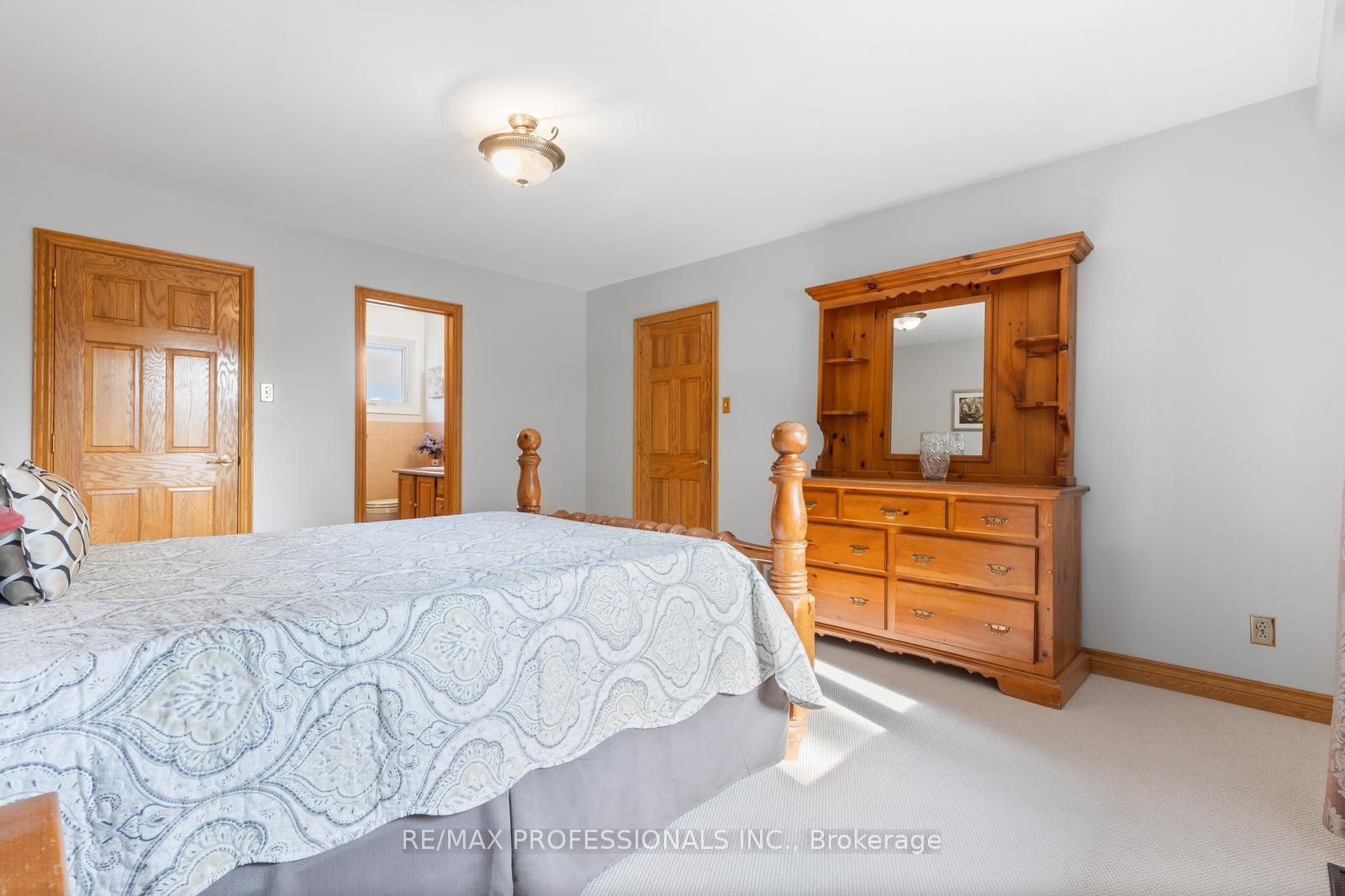 15 Warrender Avenue