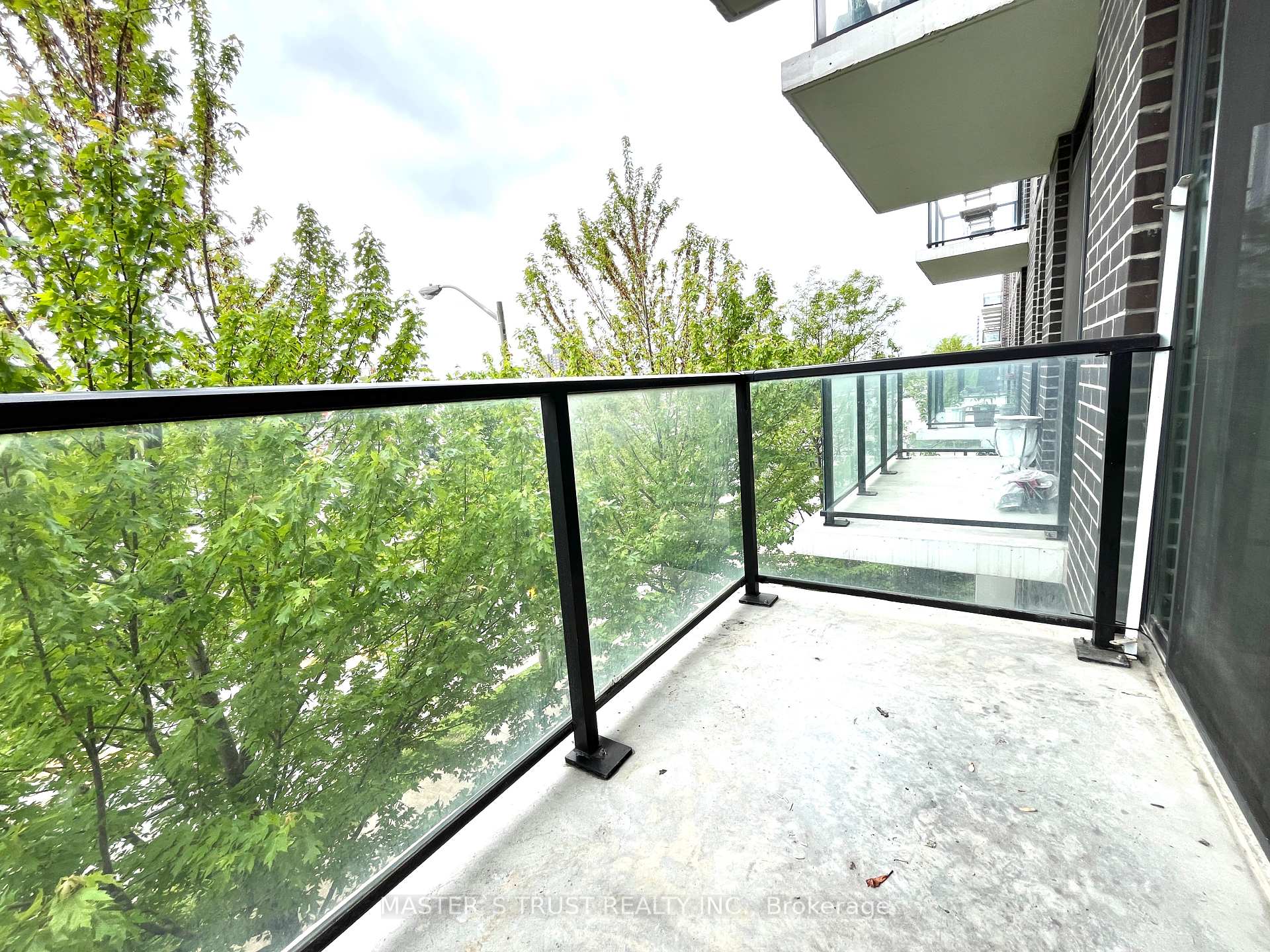2 Bedrooms Condo at 150 Fairview Mall, Toronto For sale