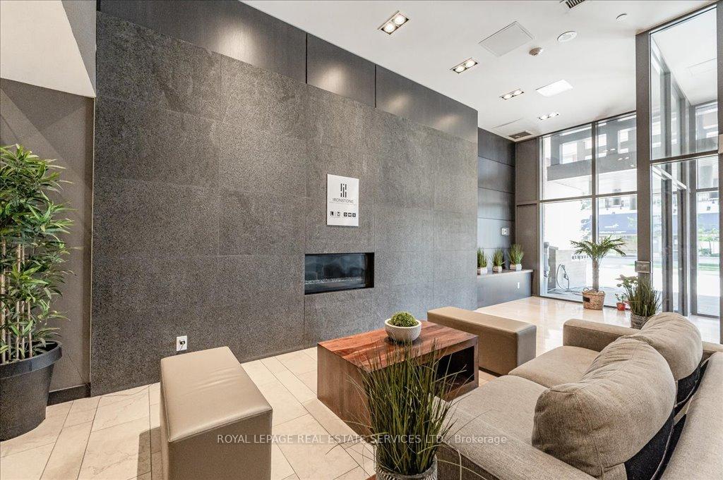 2 Bedrooms Condo at 1940 Ironstone, Burlington For sale