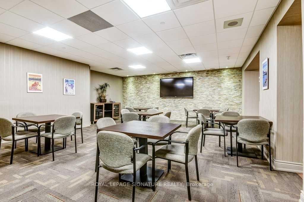3 Bedrooms Condo at 1300 Bloor, Mississauga For sale
