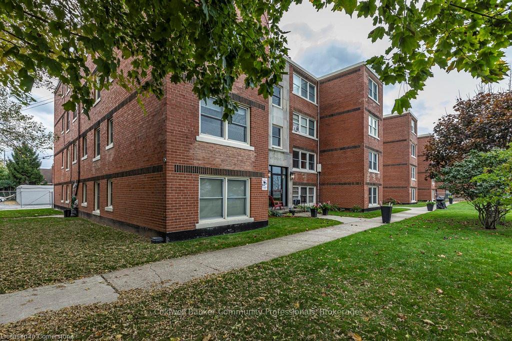 2 Bedrooms Co-op at 5 East 36th,  Hamilton For sale